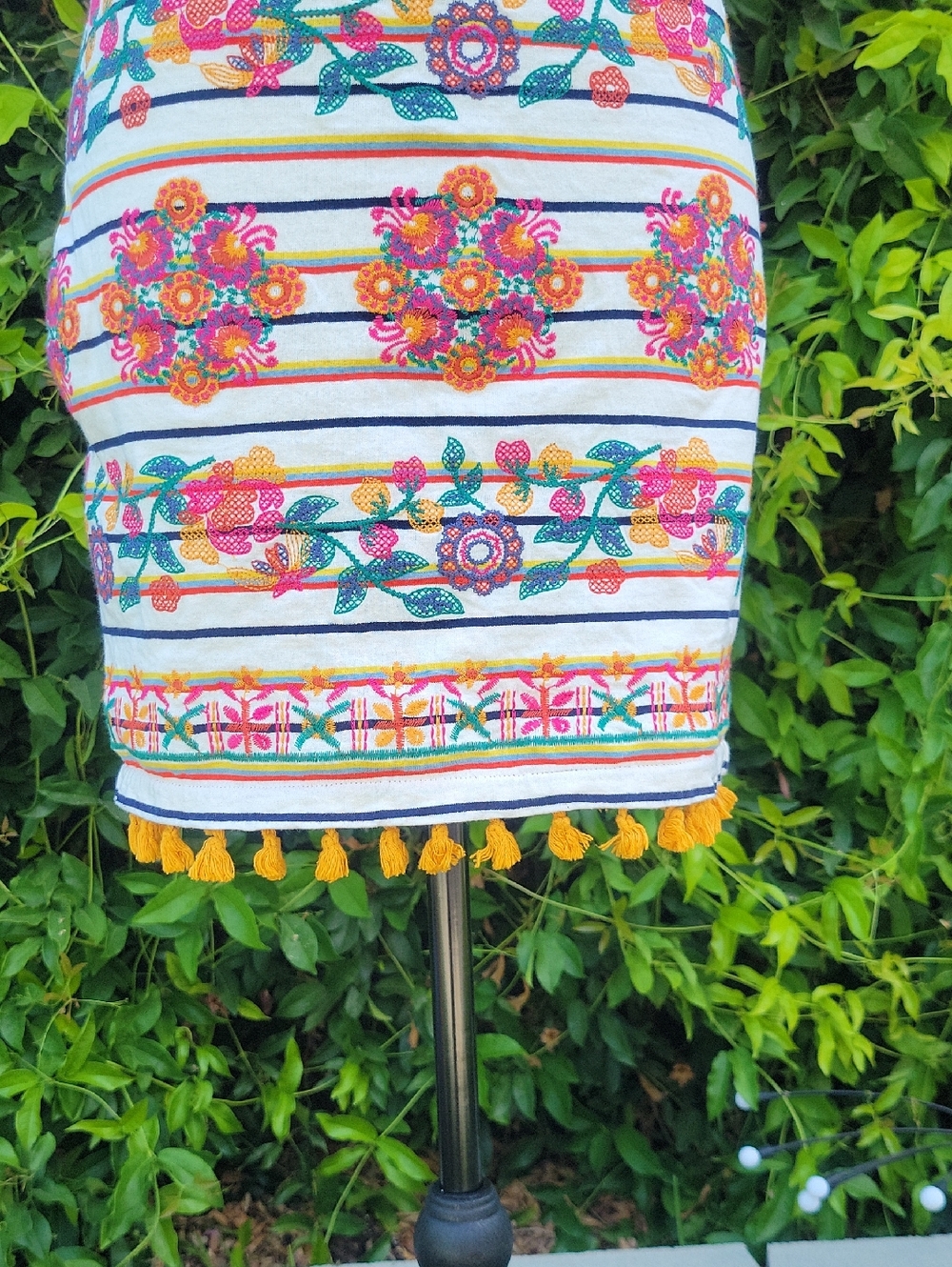 THML Multicolor Embroidered Pencil Skirt Southwest Boho Vibes Sz S - Picture 4 of 16